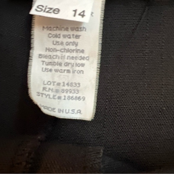 Tofy High Waisted Pleated Dress Shorts Pockets Size 14 Black USA. - Picture 4 of 8